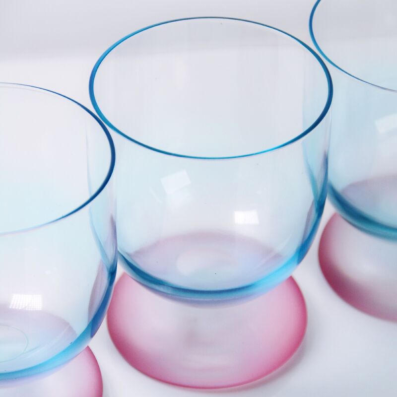 qualità Tazza di cristallo di vino soffiata a mano con base ghiacciata a due colori e capacità di 300 ml per cocktail di vino e decorazioni domestiche fabbrica