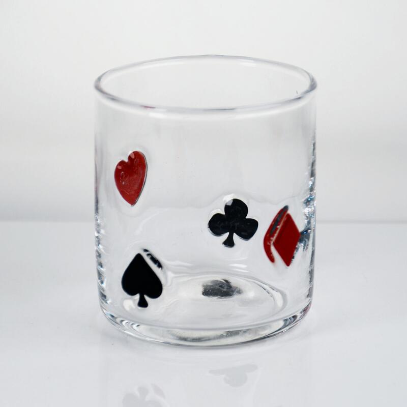 qualità Bicchiere da whisky con icona di poker soffiato a mano, tumbler trasparente da 400 ml con cuori, picche, fiori e quadri, bicchiere Old Fashioned per whisky, cocktail, succhi fabbrica