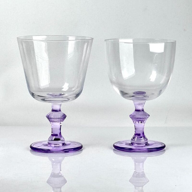 qualità 4‑Pack Vintage Purple Stem Wine Glasses, Assorted Shapes Clear Cup with Decorative Purple Stem, Handblown Glass Goblets for Wedding Party Home Tabletop Decoration fabbrica