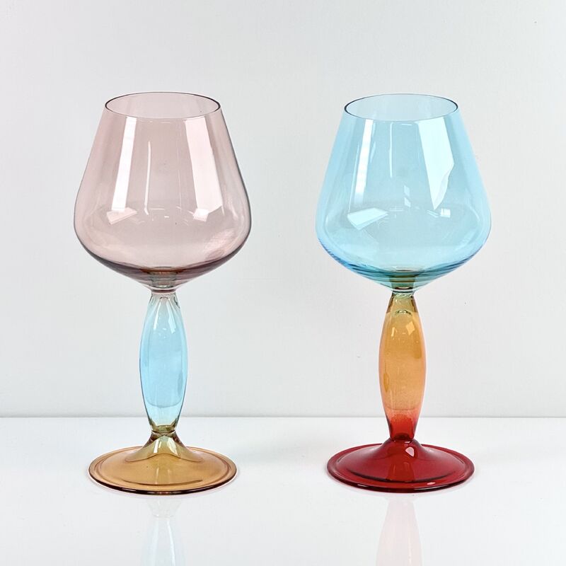Qualità Hand-Blown Gradient Color Borosilicate Wine Glasses, Multi-Color Artistic Stem Goblets for Wine, Cocktail, Home Bar & Party Decor fabbrica