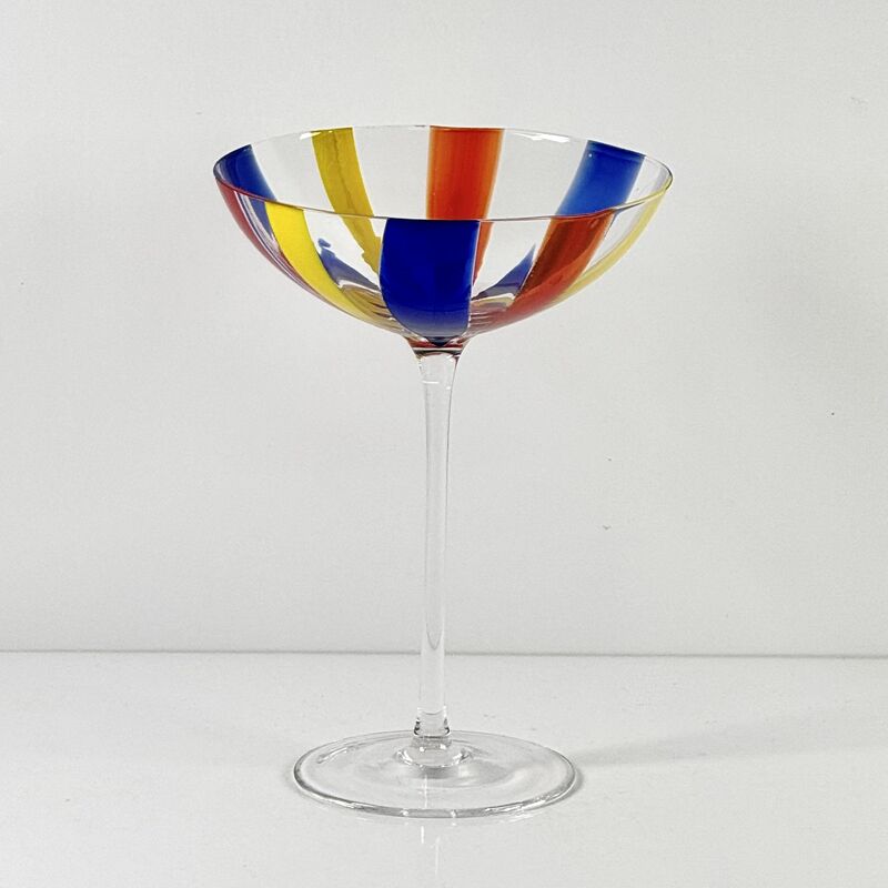 Qualità Hand Blown Art Glass Goblet & Coupe Glass Set, Vibrant Red Yellow Blue Vertical Cane Stripes Murano Style Stemmed Wine & Martini Glasses for Bar, Party & Gift fabbrica