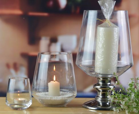 qualità Antichi portacandeli a pilastro fatti a mano con piede d'argento fabbrica