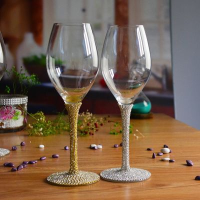 qualità Bicchiere di vino di cristallo decorati con diamanti come regalo per l'anniversario fabbrica