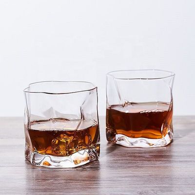 qualità Bicchiere di whisky artigianali irregolari con bordo dorato fabbrica