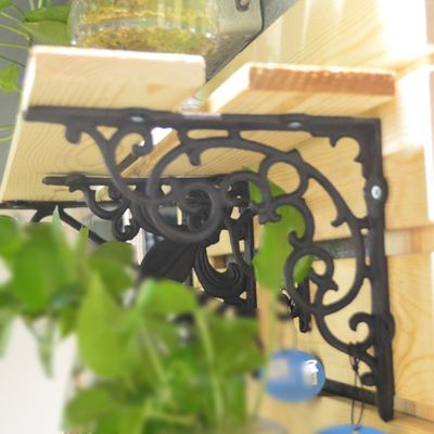 qualità Vintage Classic Pattern Cast Iron Shelf Bracket per negozio fabbrica